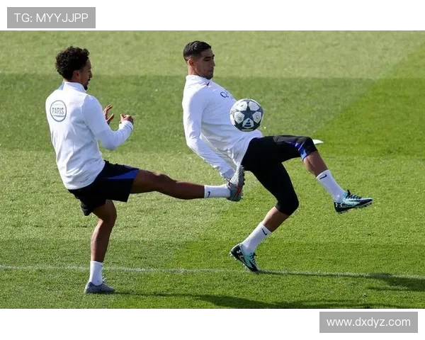 巴黎圣日耳曼队内多名球员表现不稳定 主帅强调加强团队合作与信任