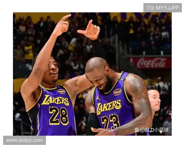 詹姆斯三双领军湖人击败勇士 续写个人历史新篇章