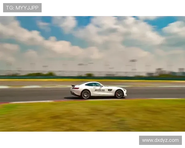 法拉利车队2024赛季新阵容揭晓 期待与梅赛德斯展开激烈角逐