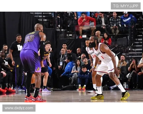 詹姆斯带领湖人逆转勇士 莱昂纳德伤情未明快船季后赛前景堪忧